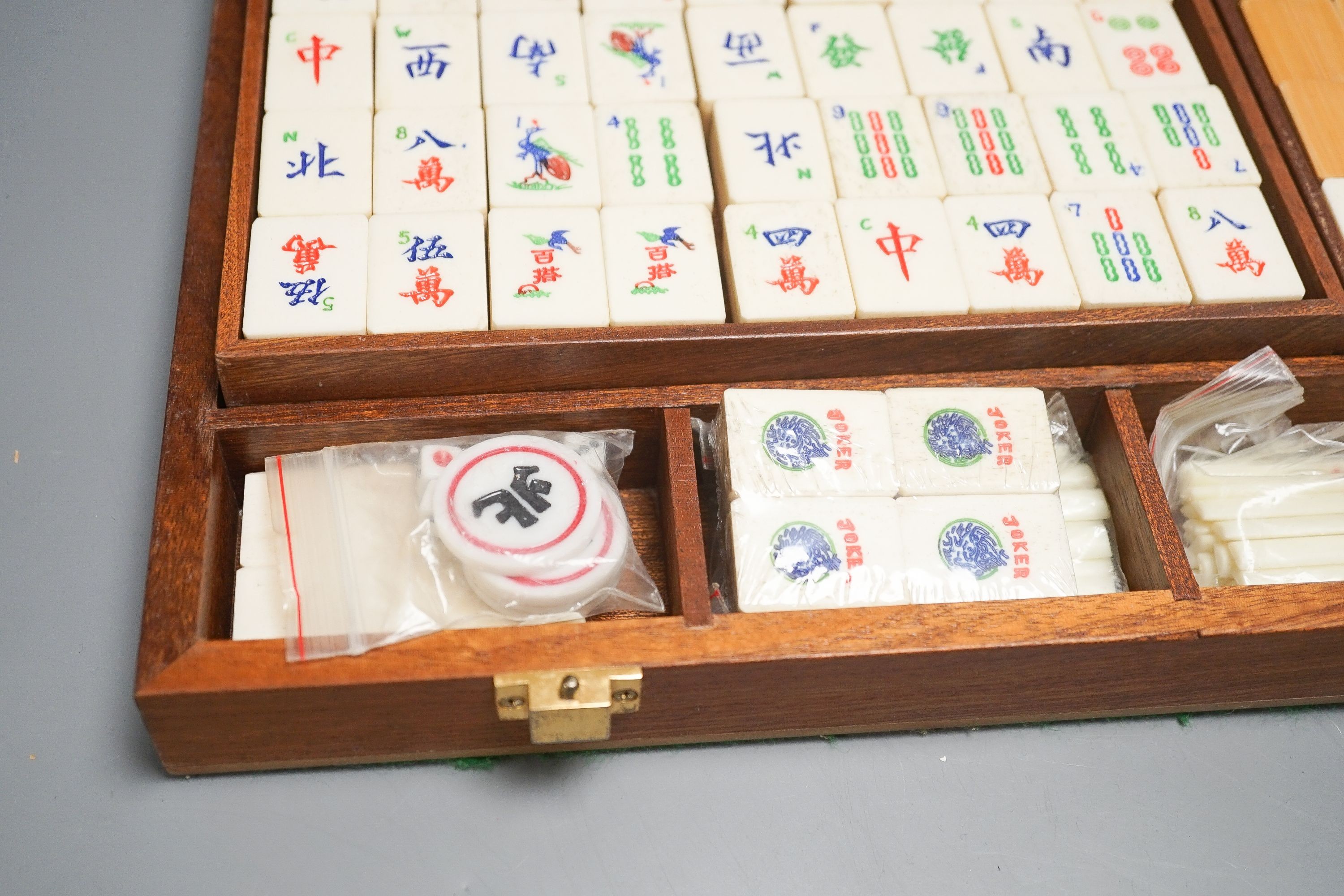 A Jaques mah-jong set, cased